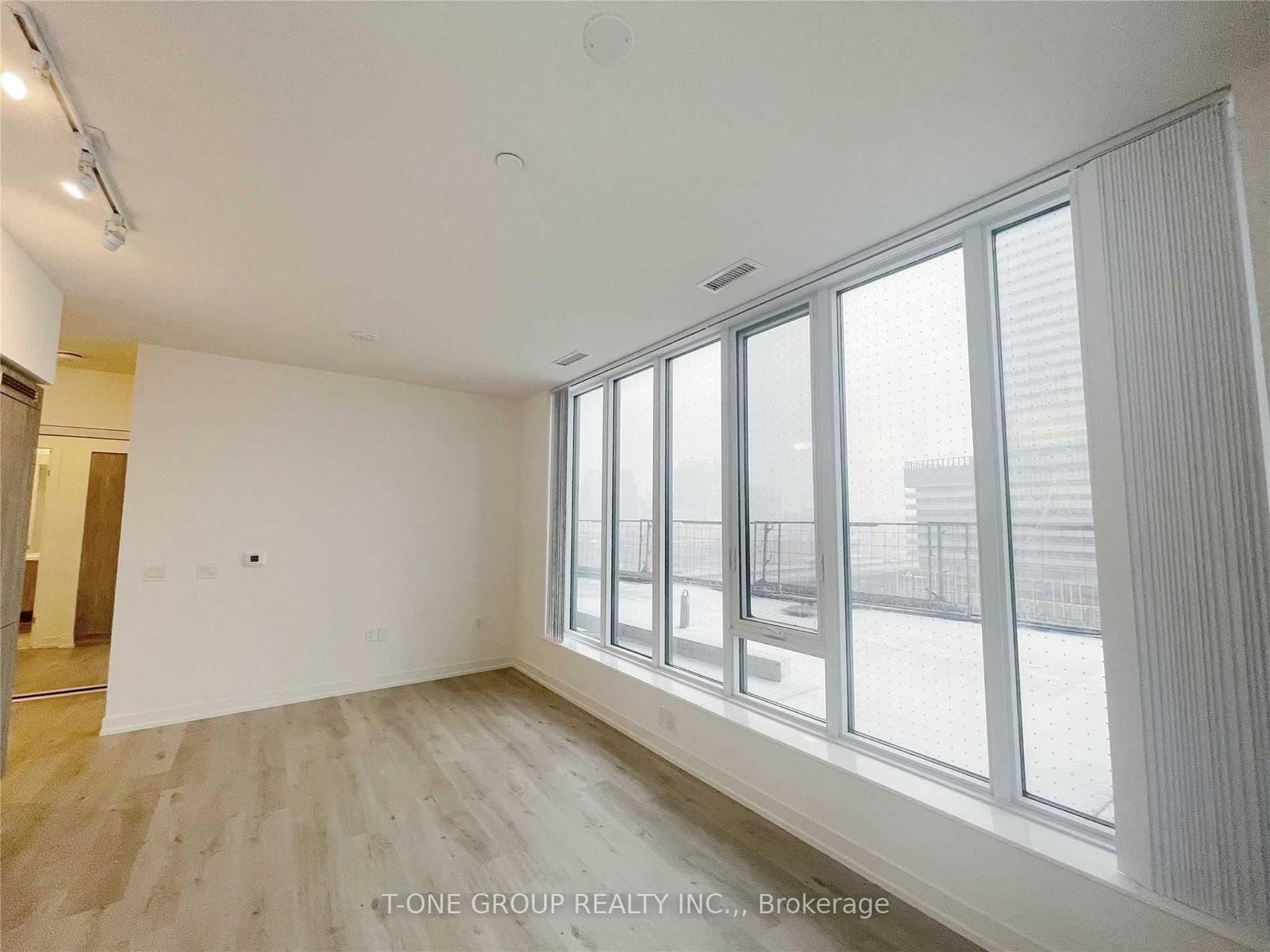 138 Downes Street, Unit 1006 - Photo 6