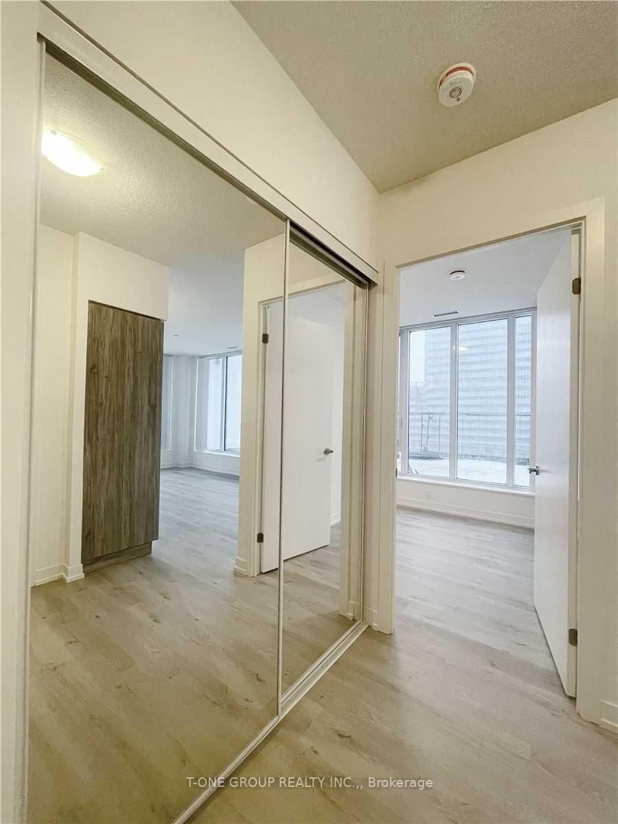 138 Downes Street, Unit 1006 - Photo 8