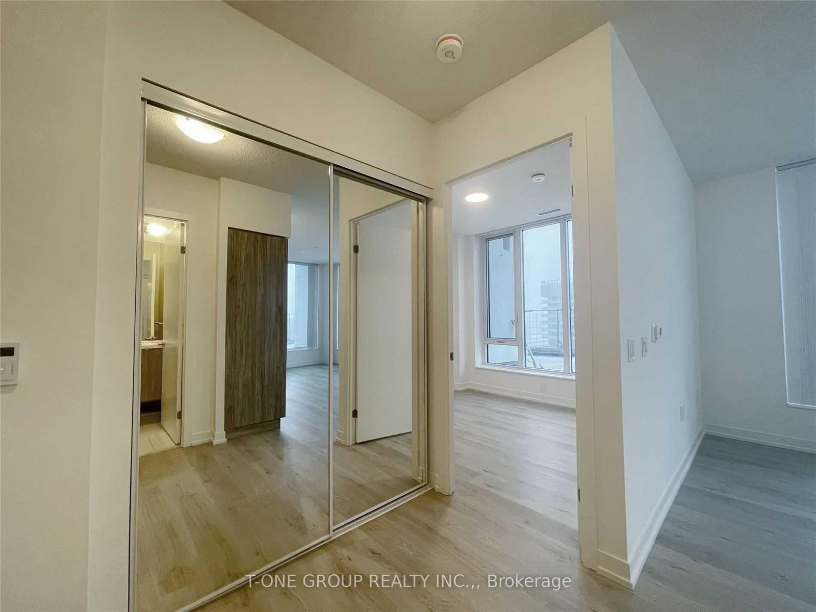 138 Downes Street, Unit 1006 - Photo 9