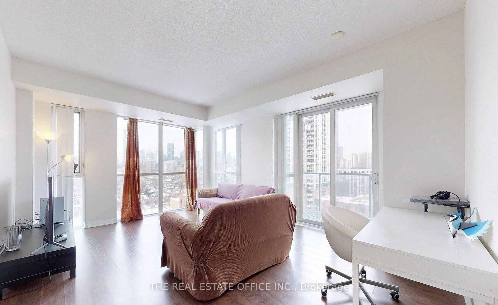 25 Cole Street, Unit 1501 - Photo 2