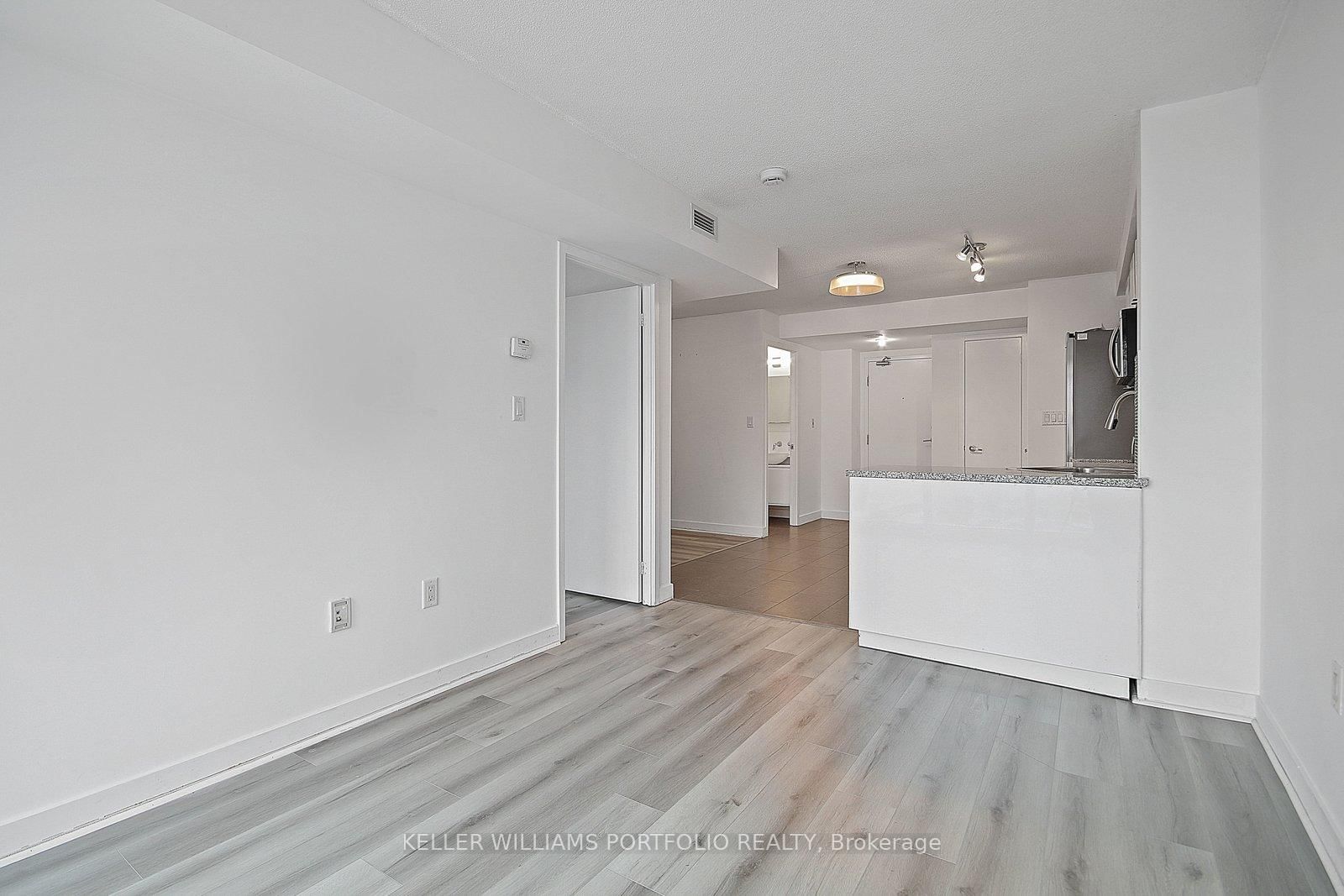 15 Fort York Boulevard, Unit 3907 - Photo 10