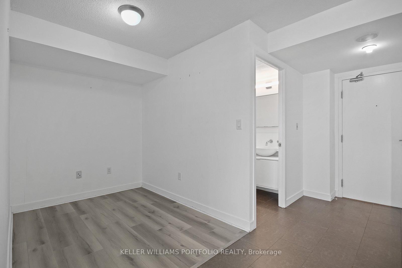 15 Fort York Boulevard, Unit 3907 - Photo 15