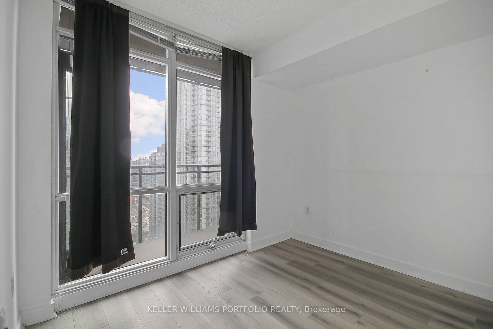 15 Fort York Boulevard, Unit 3907 - Photo 17