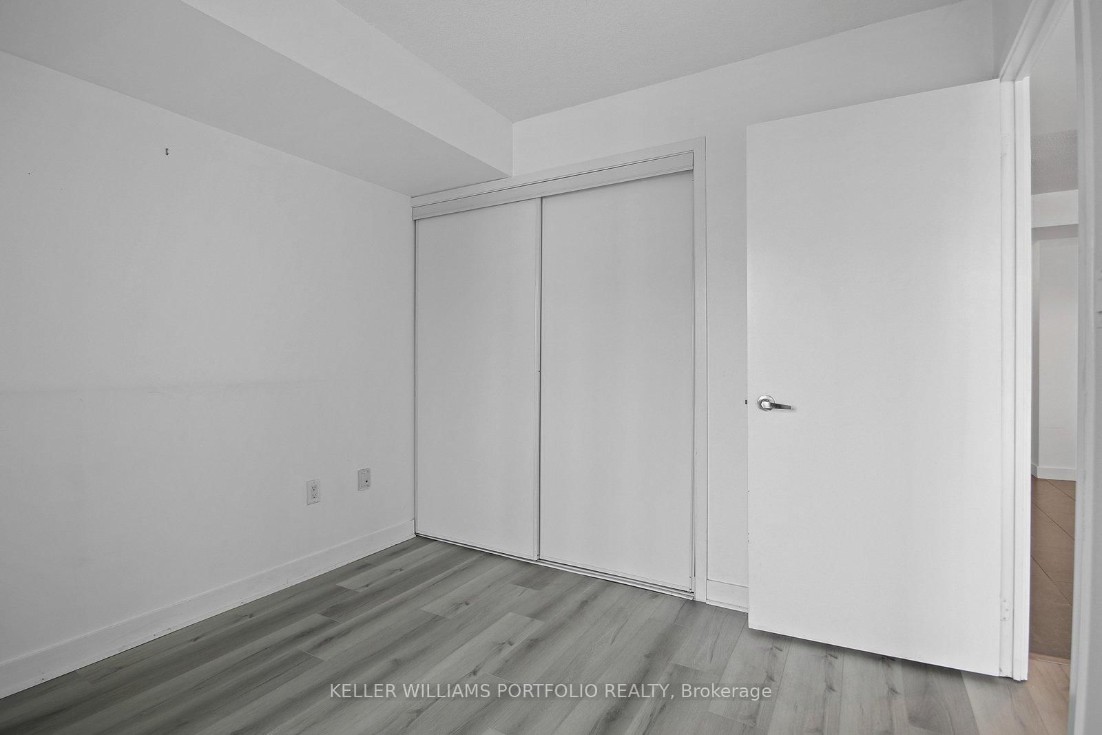 15 Fort York Boulevard, Unit 3907 - Photo 18