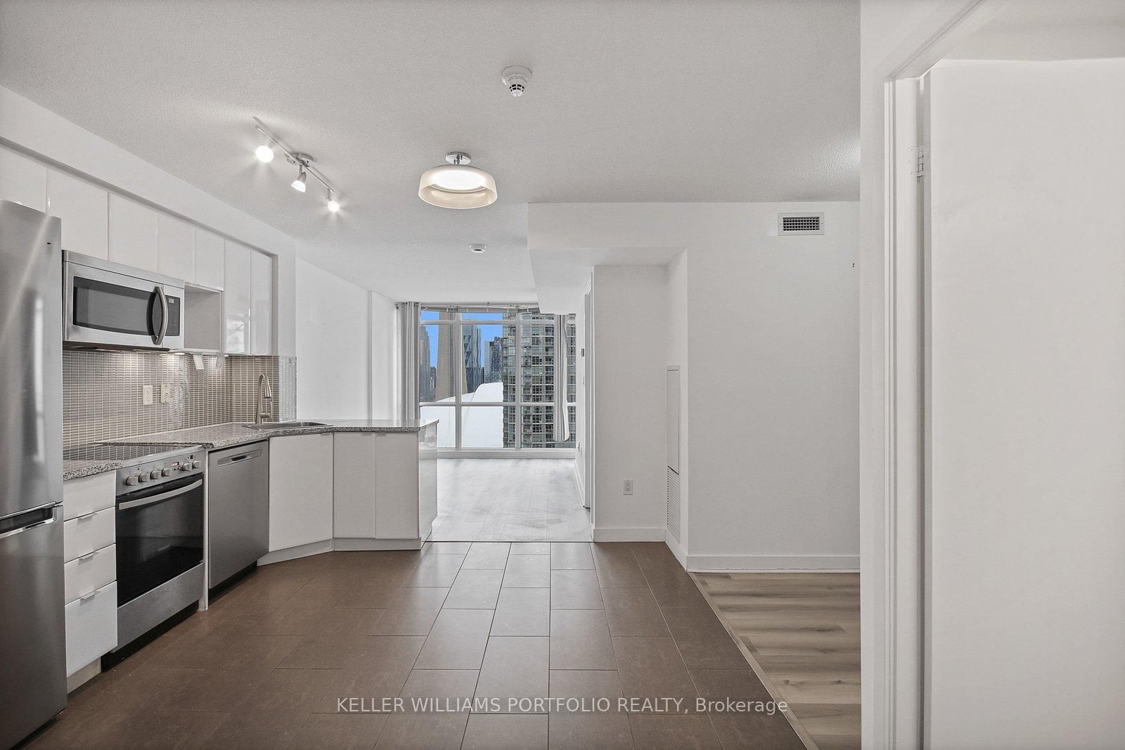 15 Fort York Boulevard, Unit 3907 - Photo 2