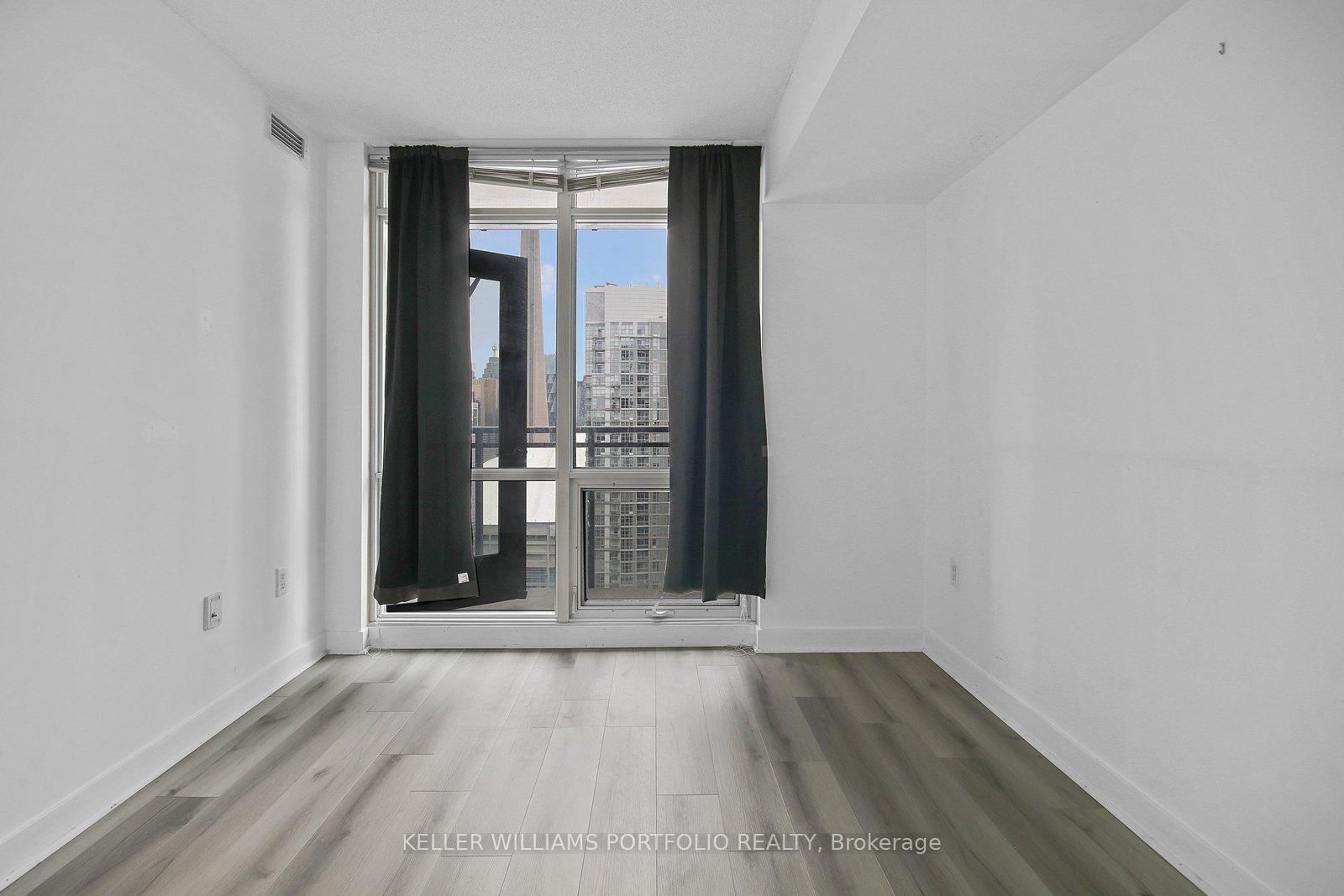 15 Fort York Boulevard, Unit 3907 - Photo 20