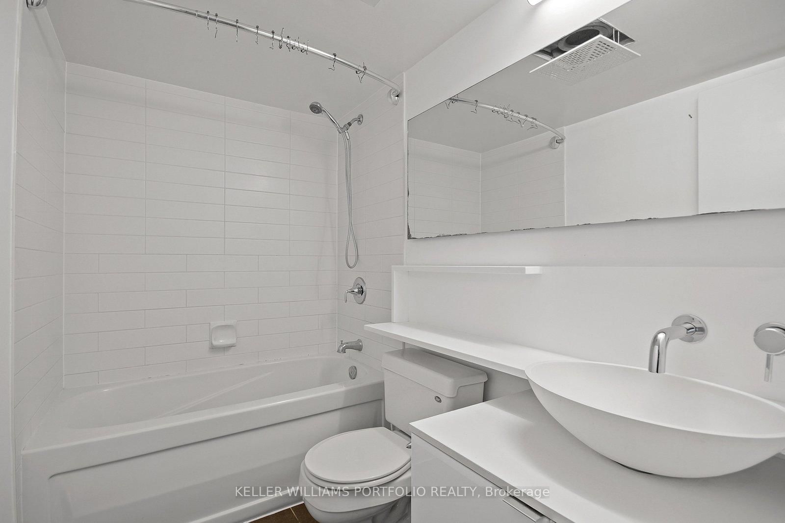 15 Fort York Boulevard, Unit 3907 - Photo 21