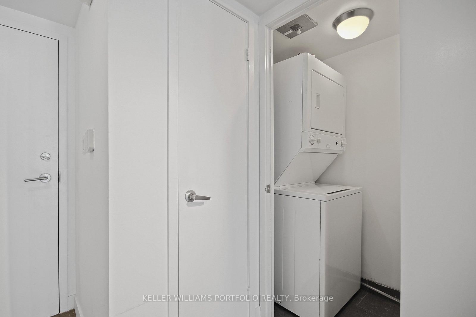 15 Fort York Boulevard, Unit 3907 - Photo 22