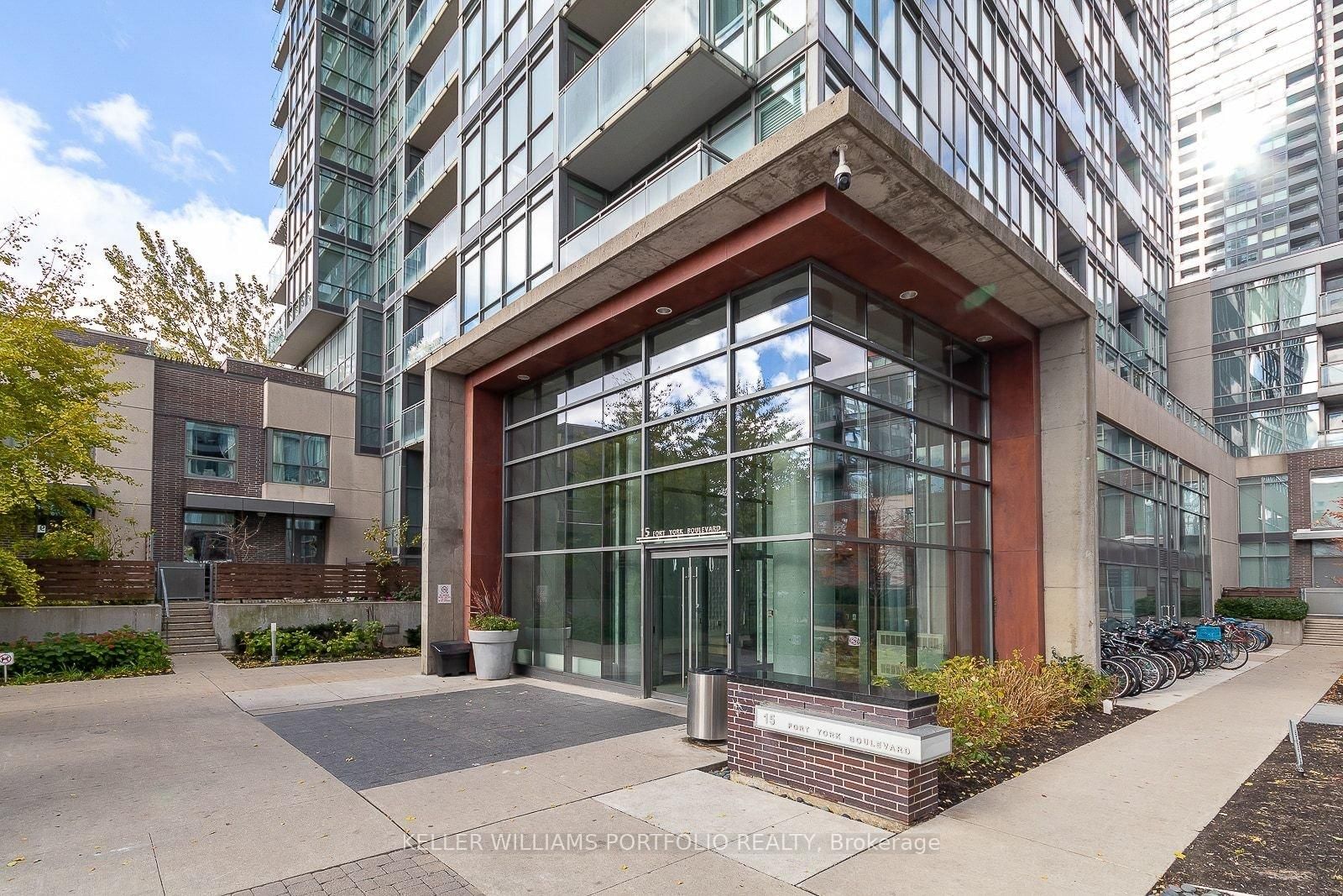 15 Fort York Boulevard, Unit 3907 - Photo 29