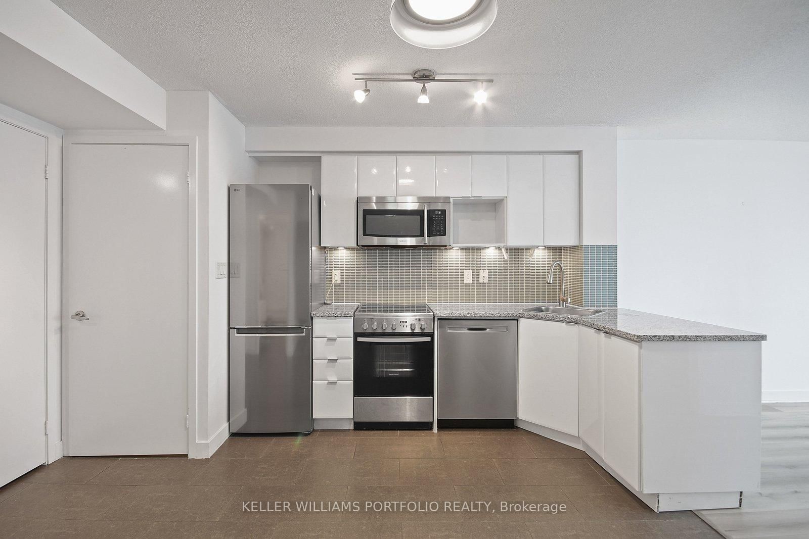 15 Fort York Boulevard, Unit 3907 - Photo 5