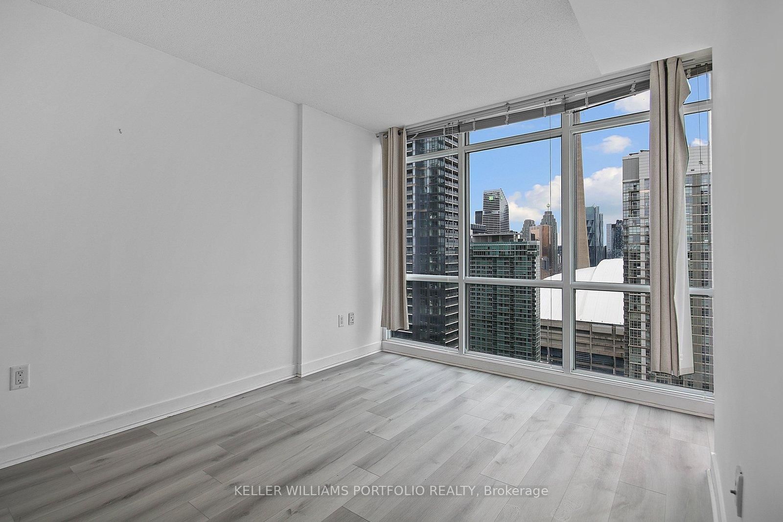 15 Fort York Boulevard, Unit 3907 - Photo 7