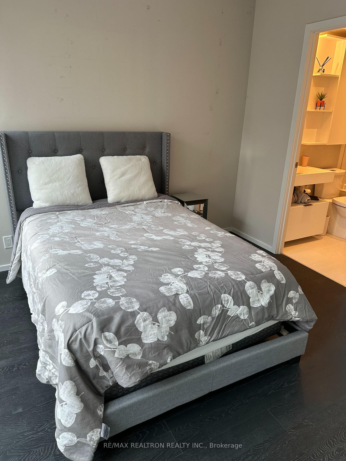 5 St Joseph Street, Unit 1307 - Photo 10