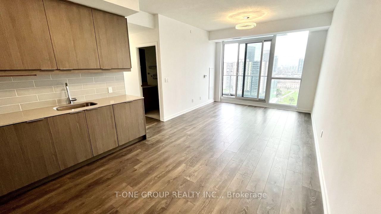 32 Forest Manor Road, Unit 1305