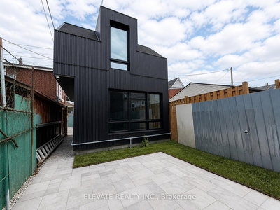 Laneway - 157 St Clarens Ave | Toronto | Image