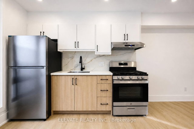 Laneway - 157 St Clarens Avenue