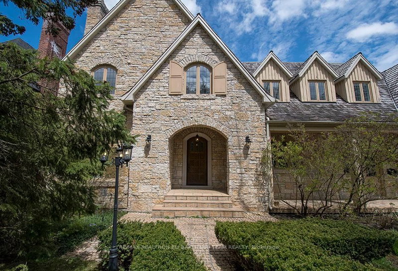 14 St Margarets Dr, Toronto, M4N 3E5 | Image 3