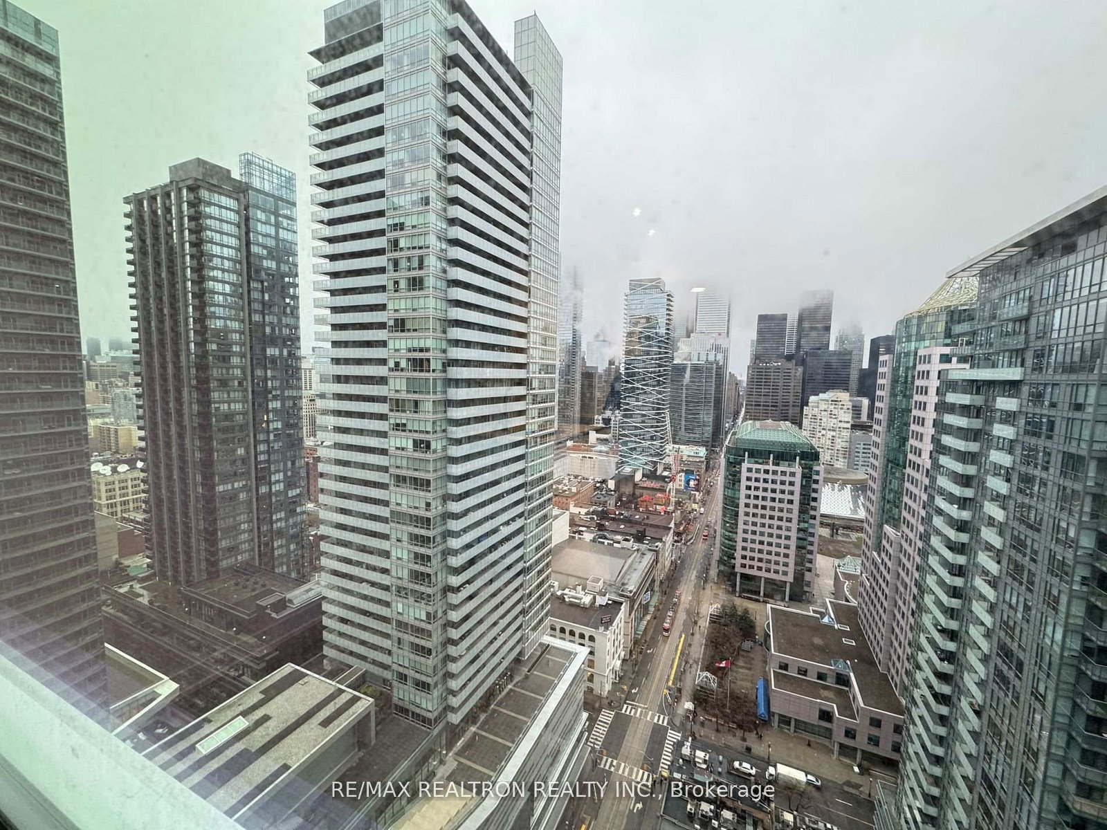 327 King Street W, Unit 3008 - Photo 4