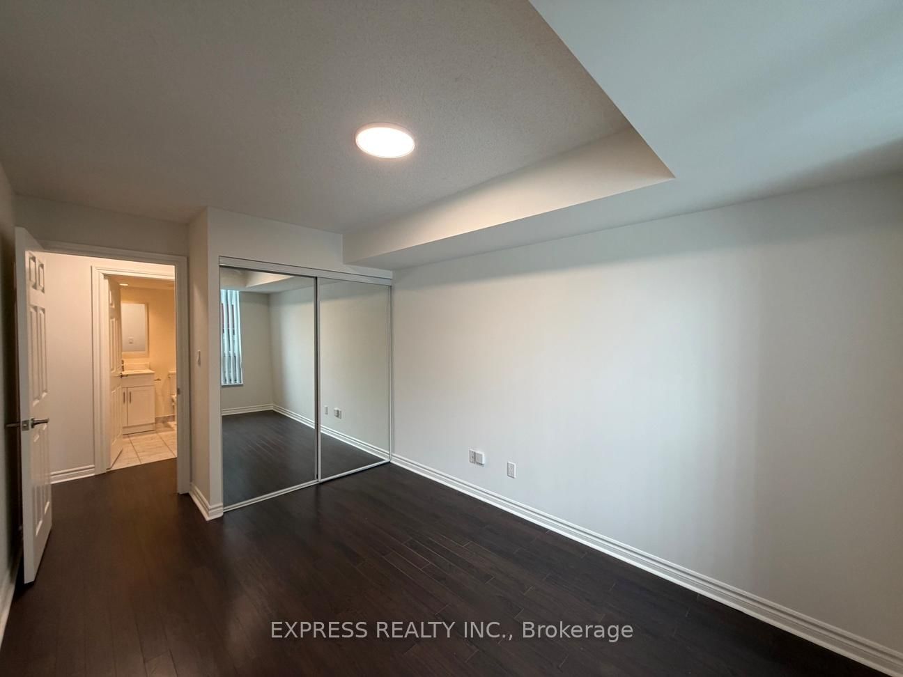 168 Simcoe Street, Unit 901 - Photo 7