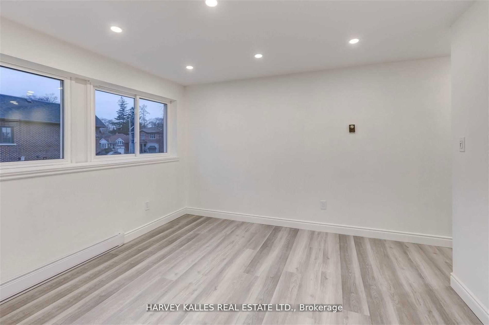 901 Millwood Road, Unit B - Photo 2