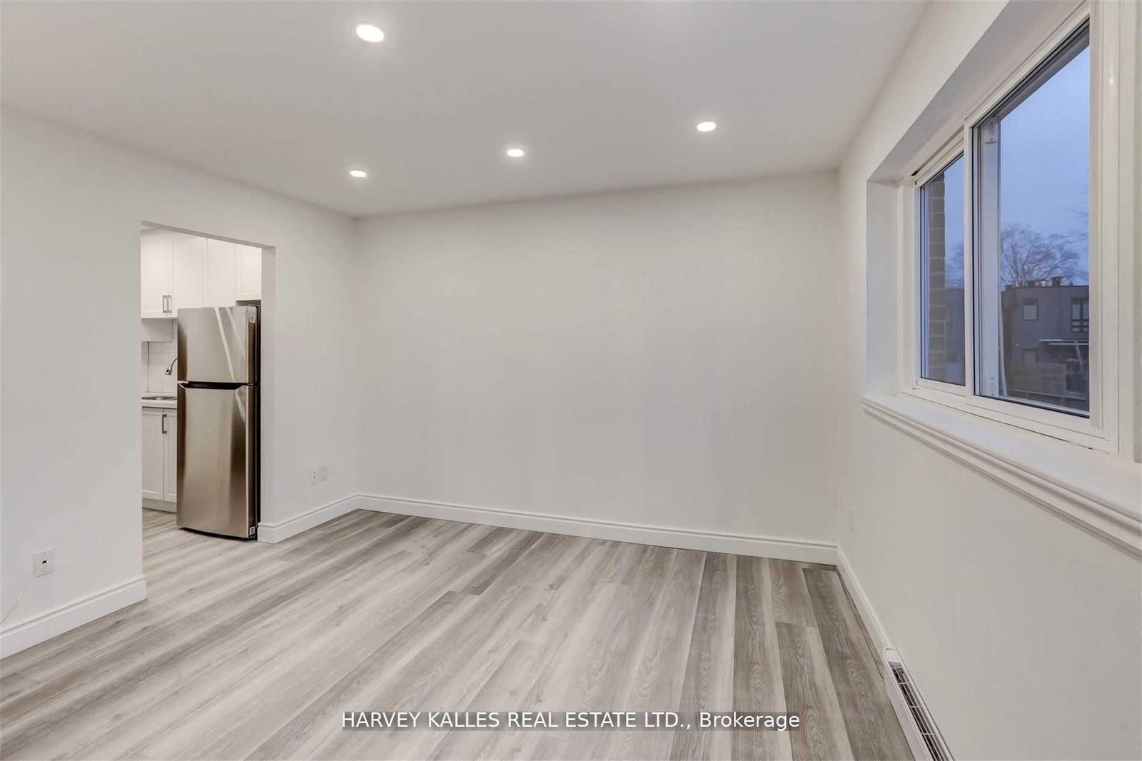 901 Millwood Road, Unit B - Photo 5