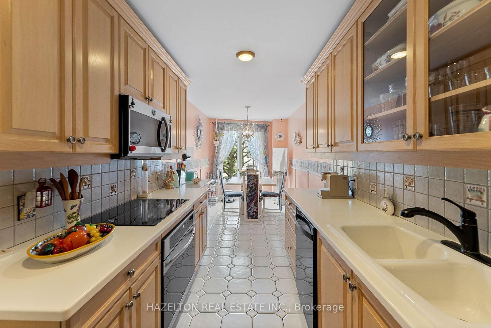 220 Walmer Road • Toronto, ON photo 16