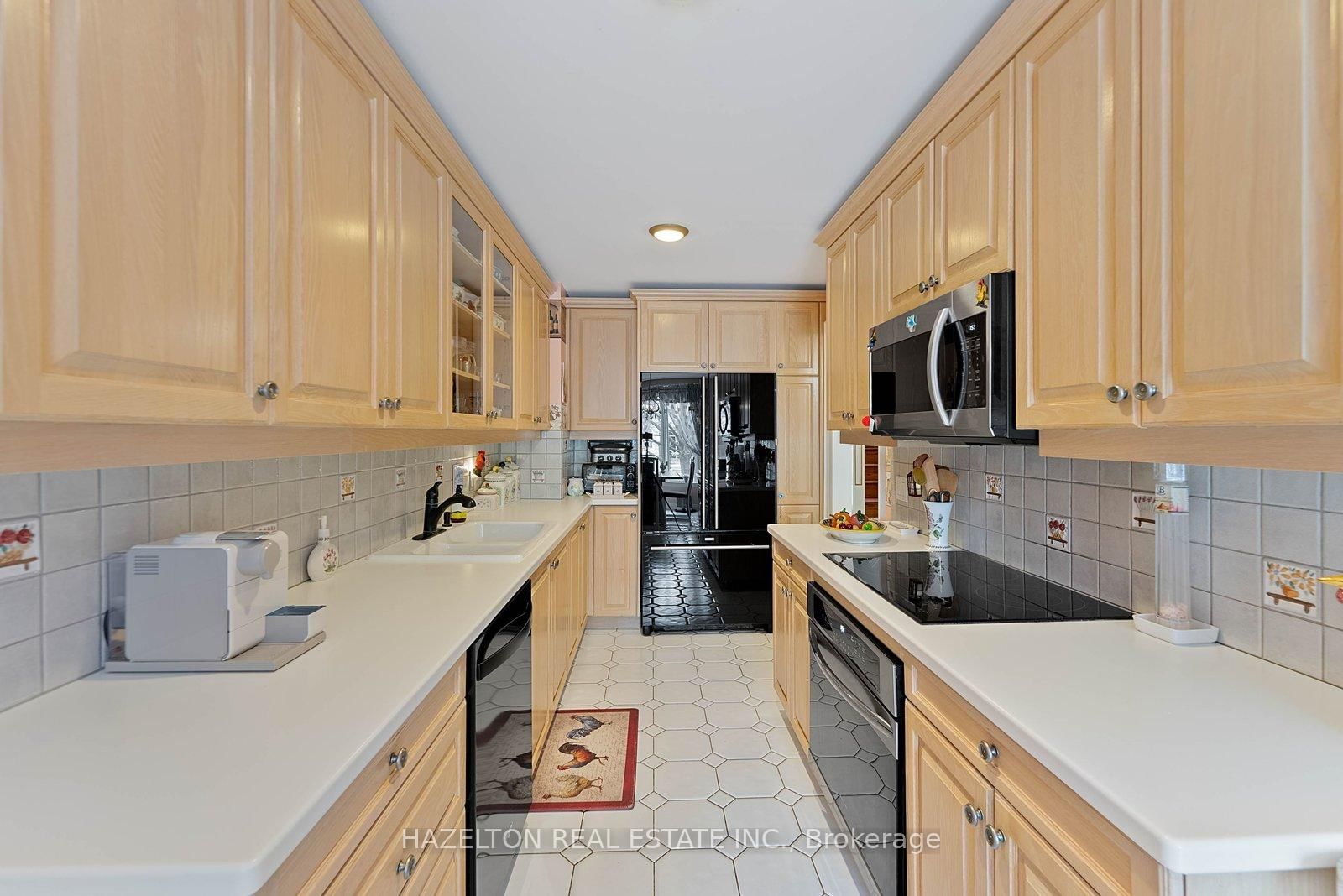 220 Walmer Road • Toronto, ON photo 18