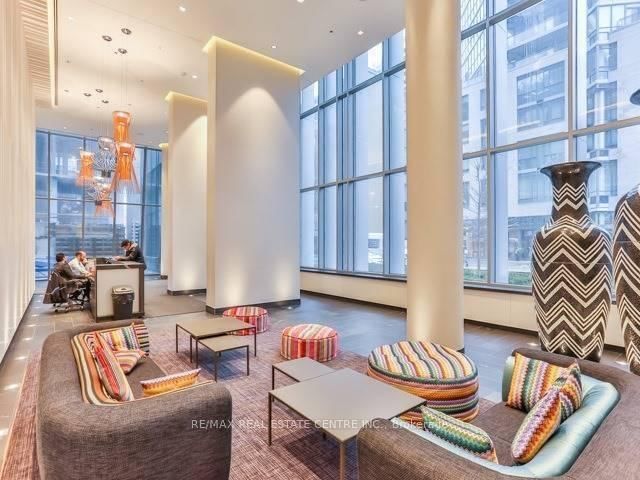 42 Charles Street E, Unit 3405 - Photo 14