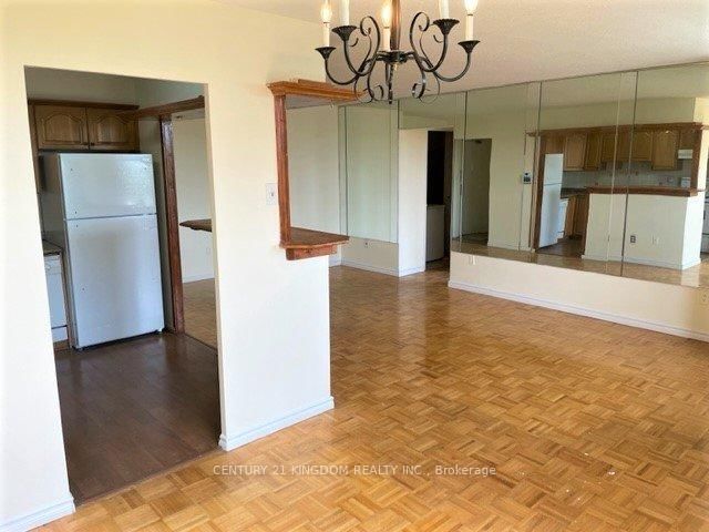 1209 - 20 Edgecliff Golfway E