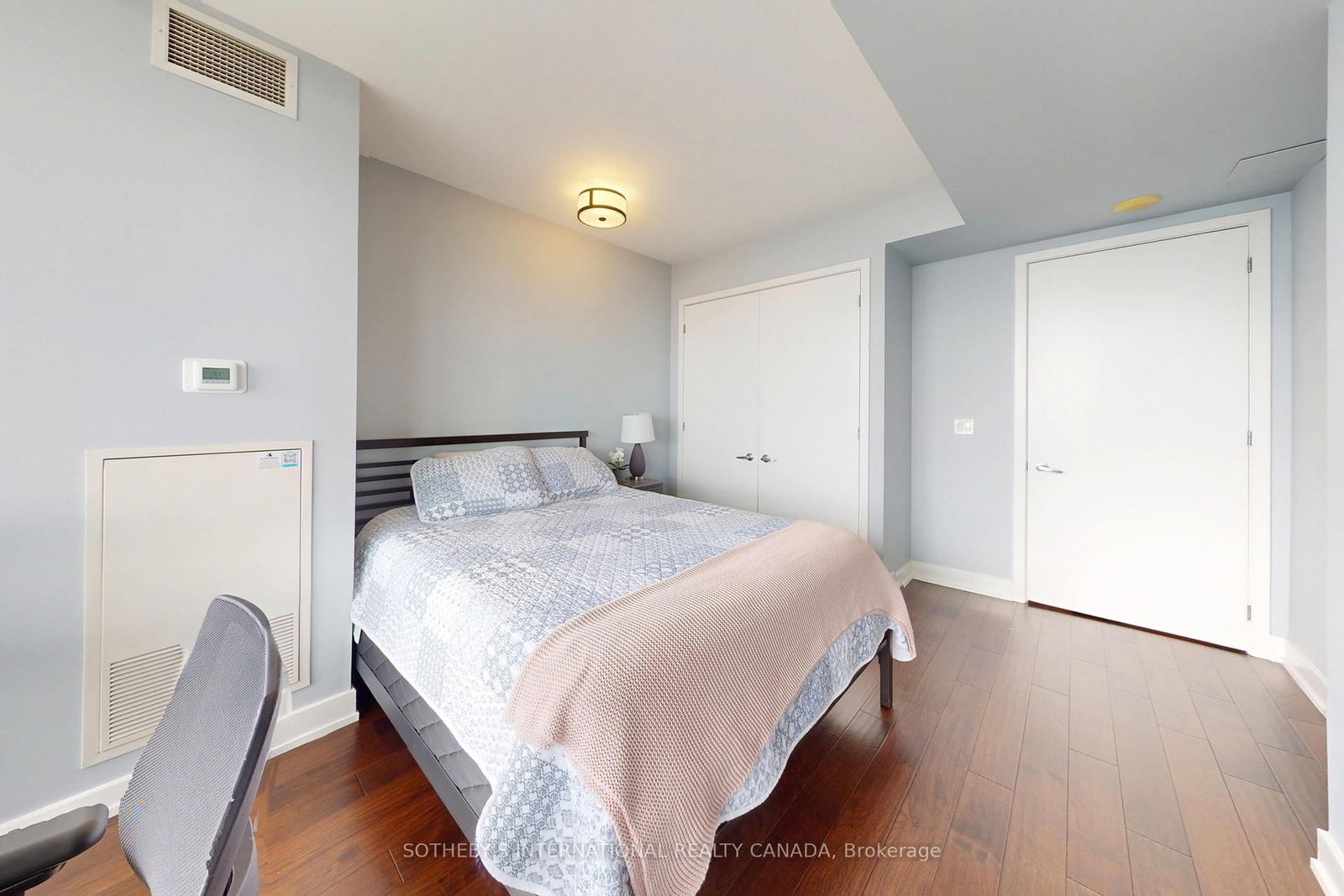 33 Lombard Street, Unit 4204 - Photo 23