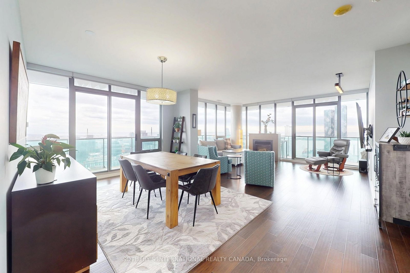 33 Lombard Street, Unit 4204 - Photo 3