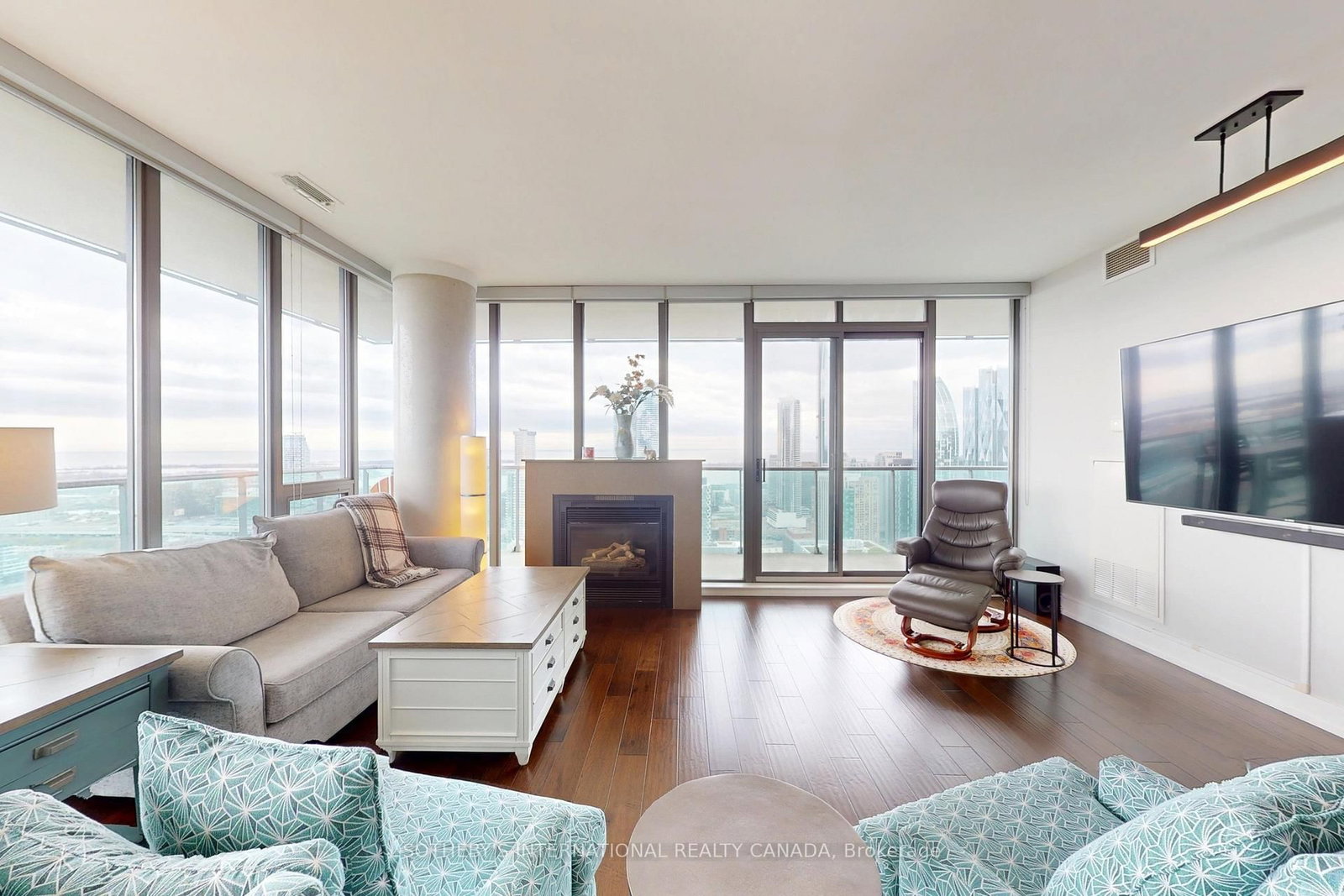 33 Lombard Street, Unit 4204 - Photo 4