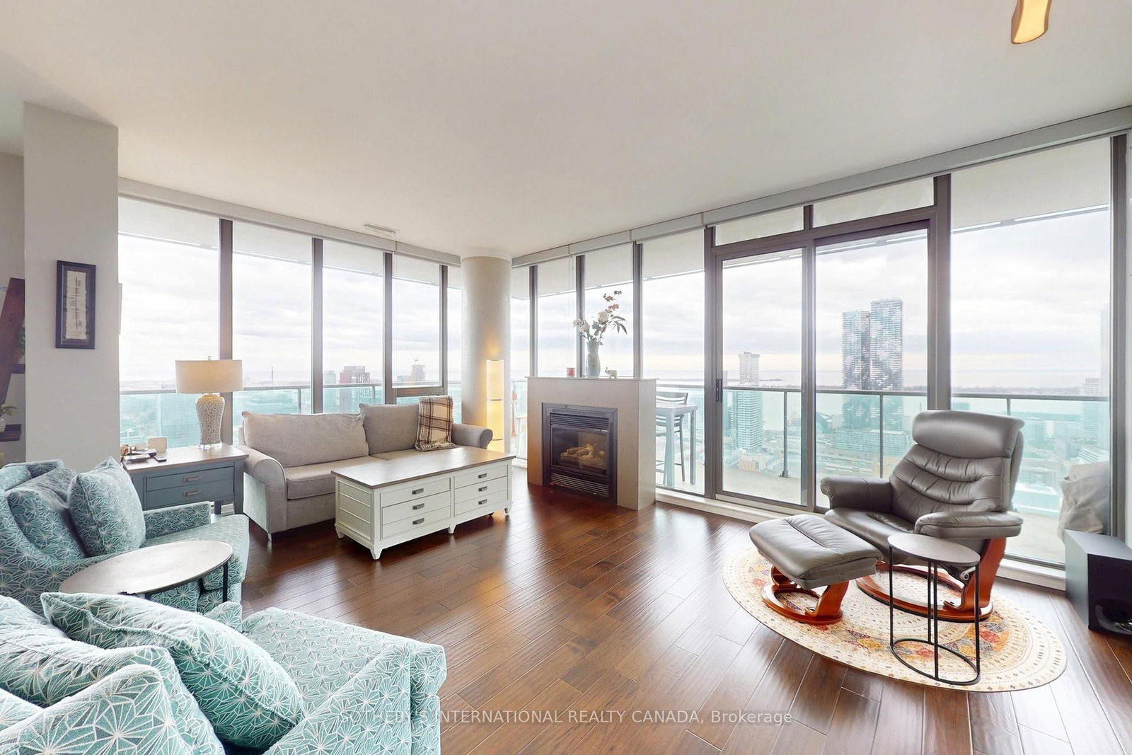 33 Lombard Street, Unit 4204 - Photo 5