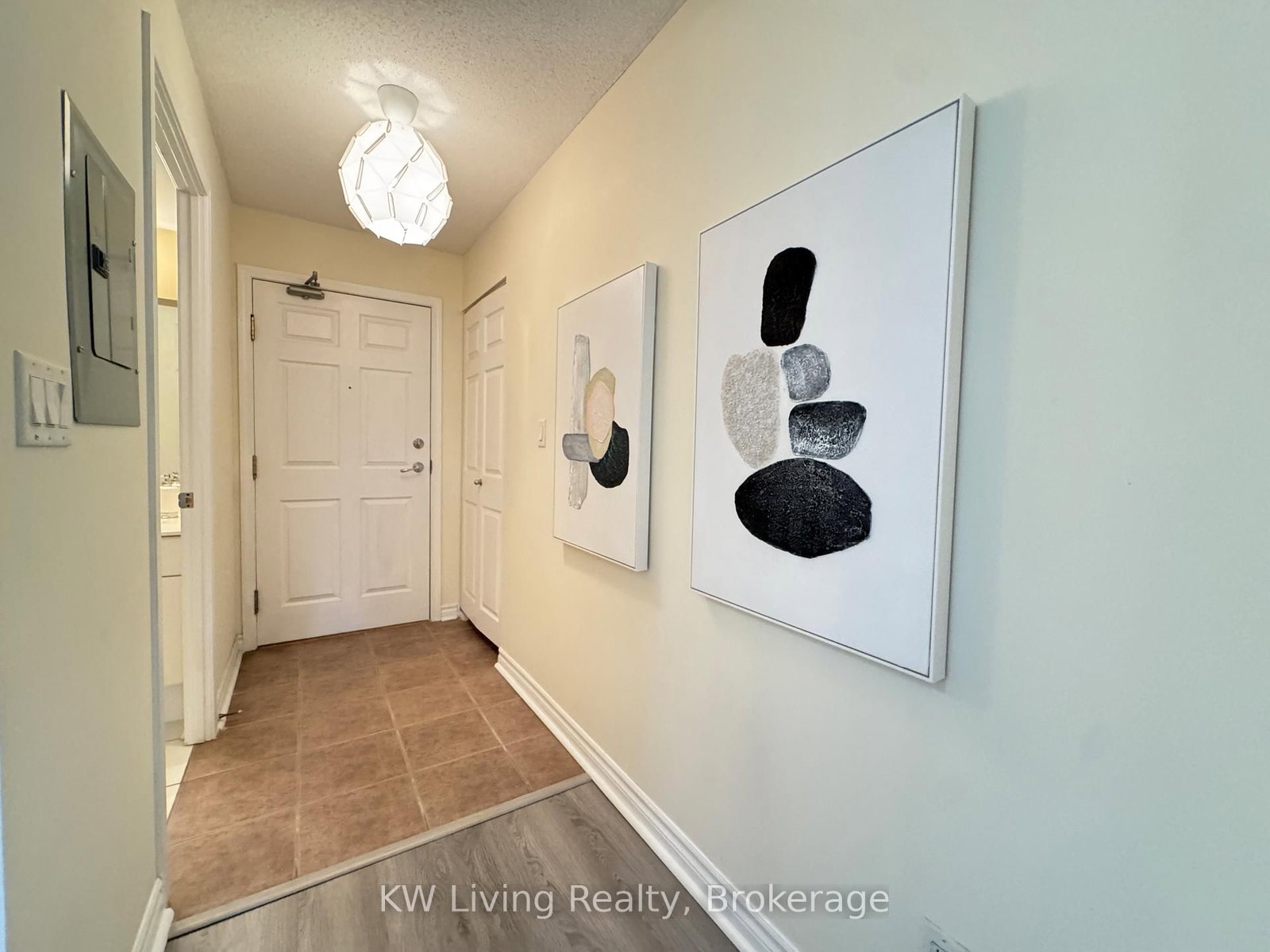 19 Barberry Place, Unit 204 - Photo 10