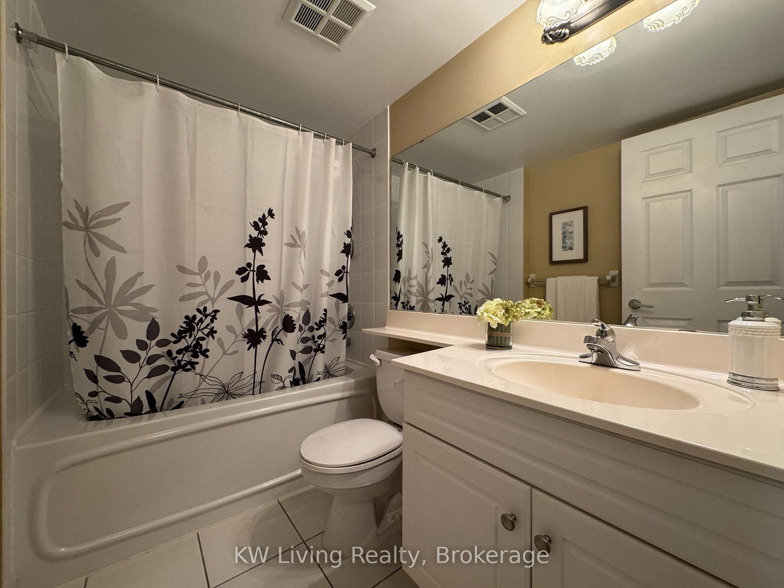 19 Barberry Place, Unit 204 - Photo 2