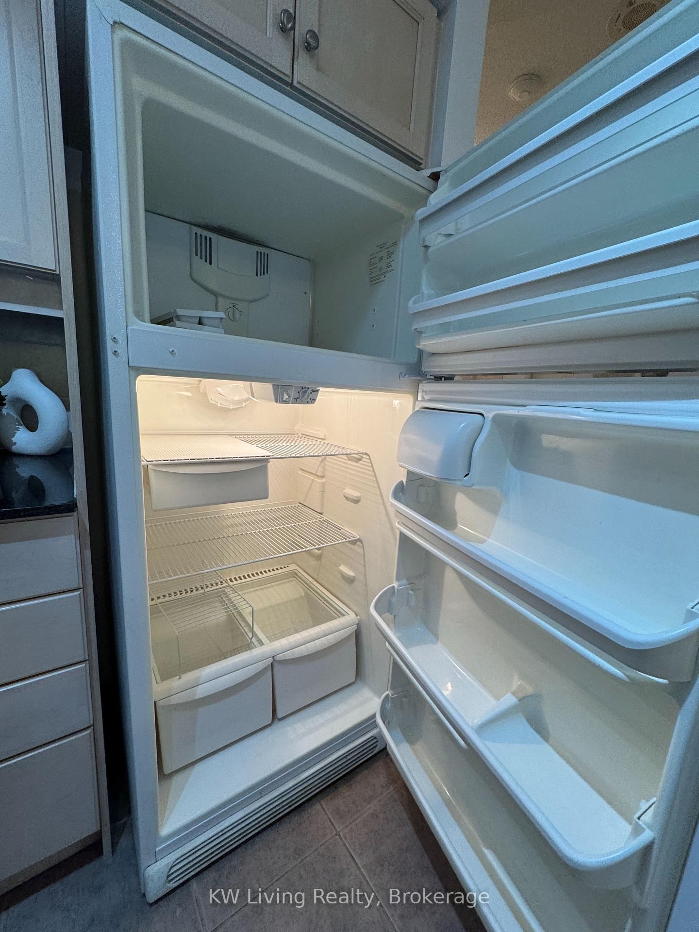 19 Barberry Place, Unit 204 - Photo 9