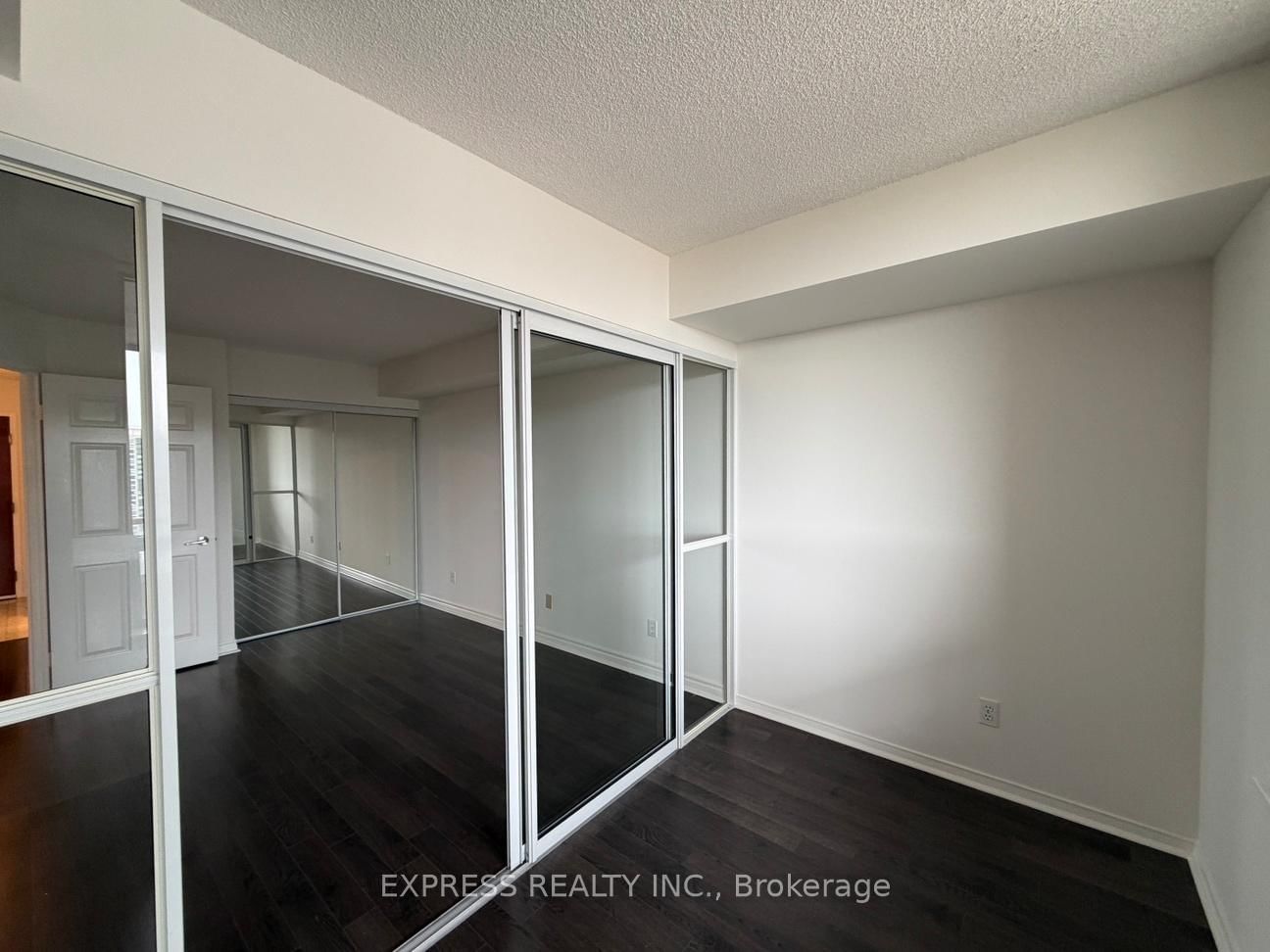 18 Hillcrest Avenue, Unit 2101 - Photo 8