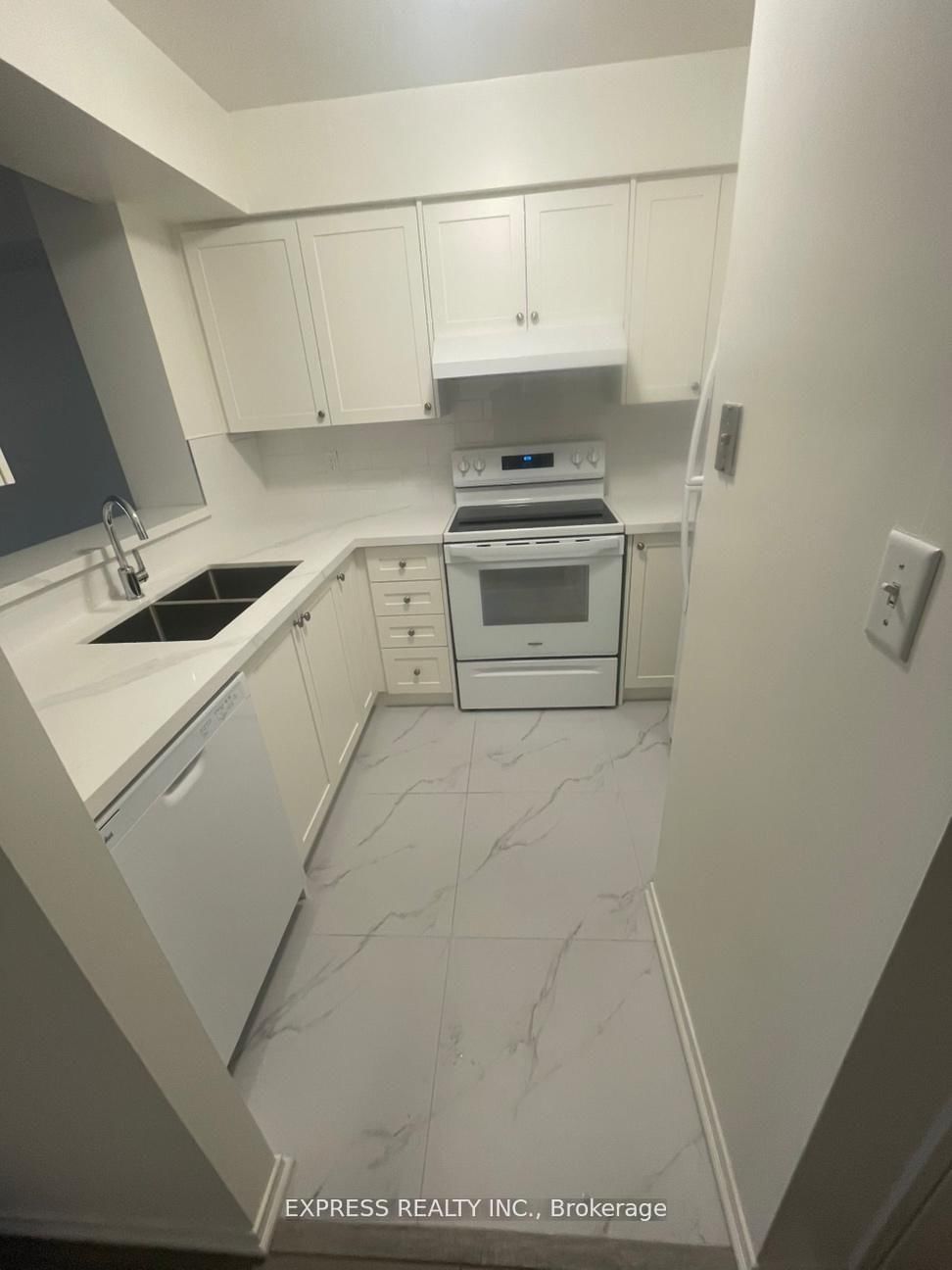 18 Hillcrest Avenue, Unit 601 - Photo 2