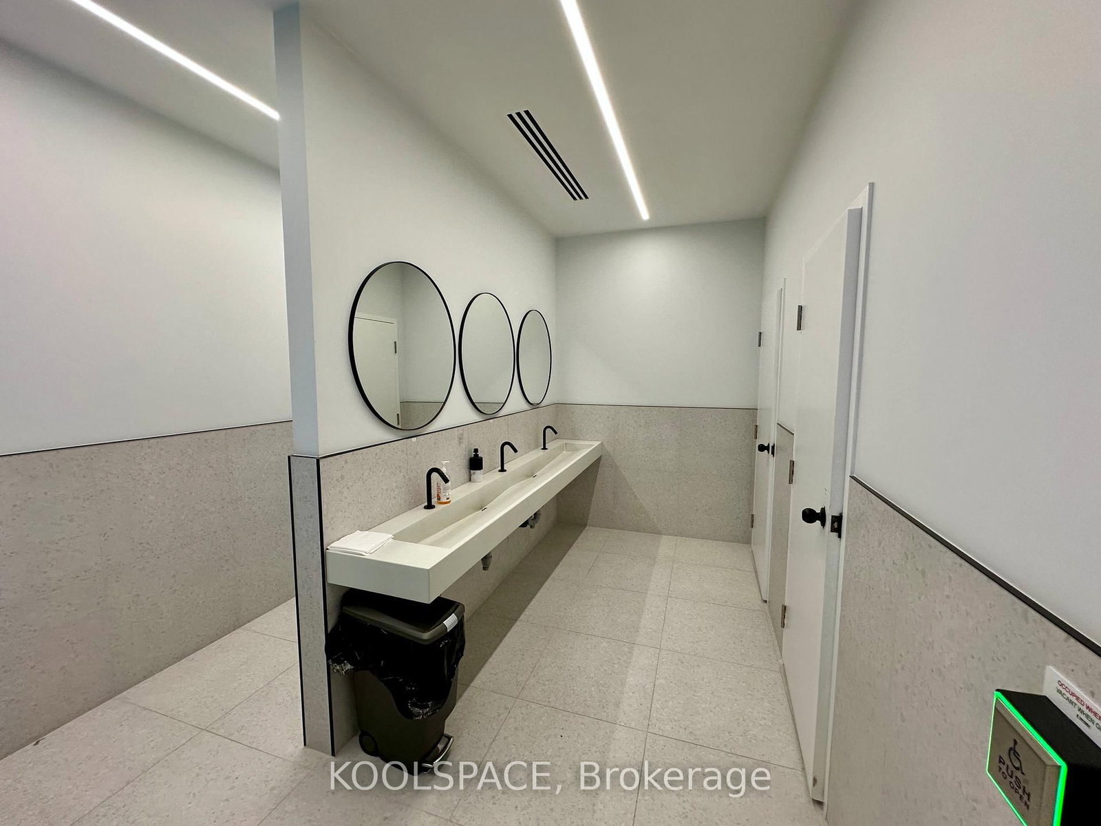 577 Wellington Street W, Unit Unit 1 - Photo 7