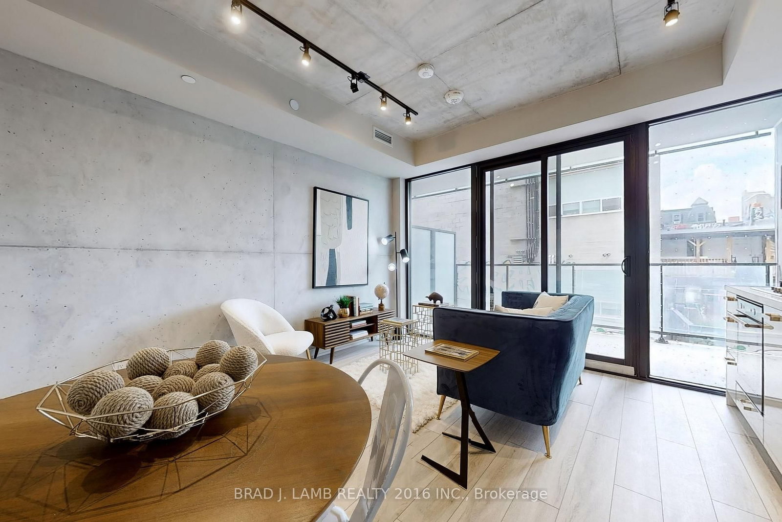 458 Richmond Street W, Unit 202 - Photo 7