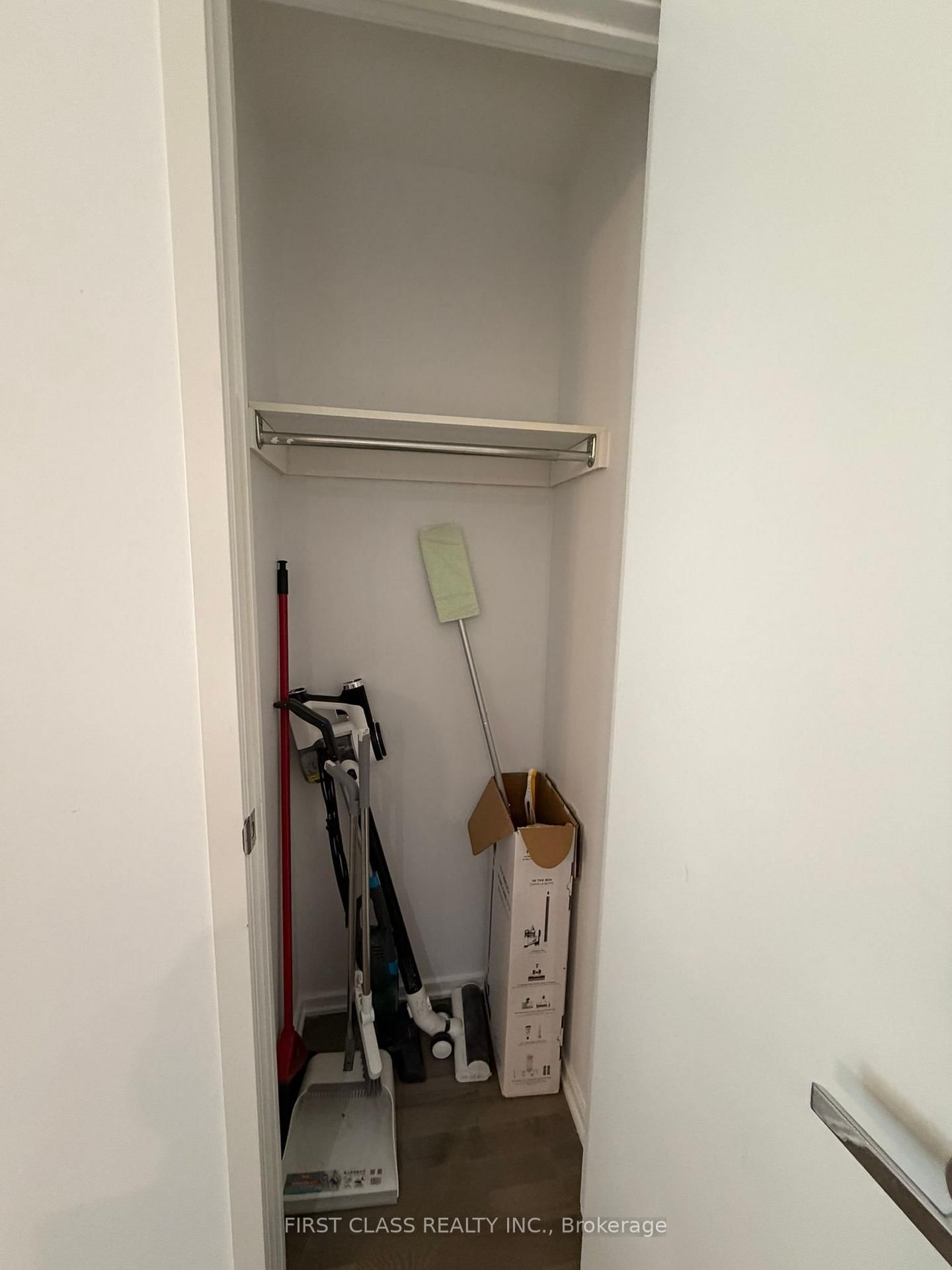1 Bloor Street, Unit 317 - Photo 32