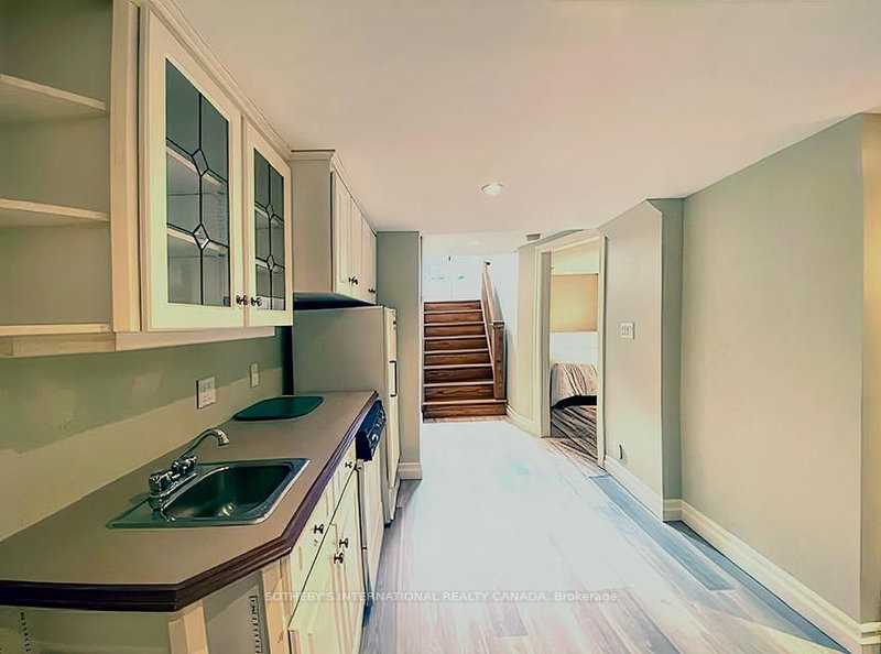 Main + Lower - 21 Melgund Rd, Toronto, M5R 1Z9 | Image 2