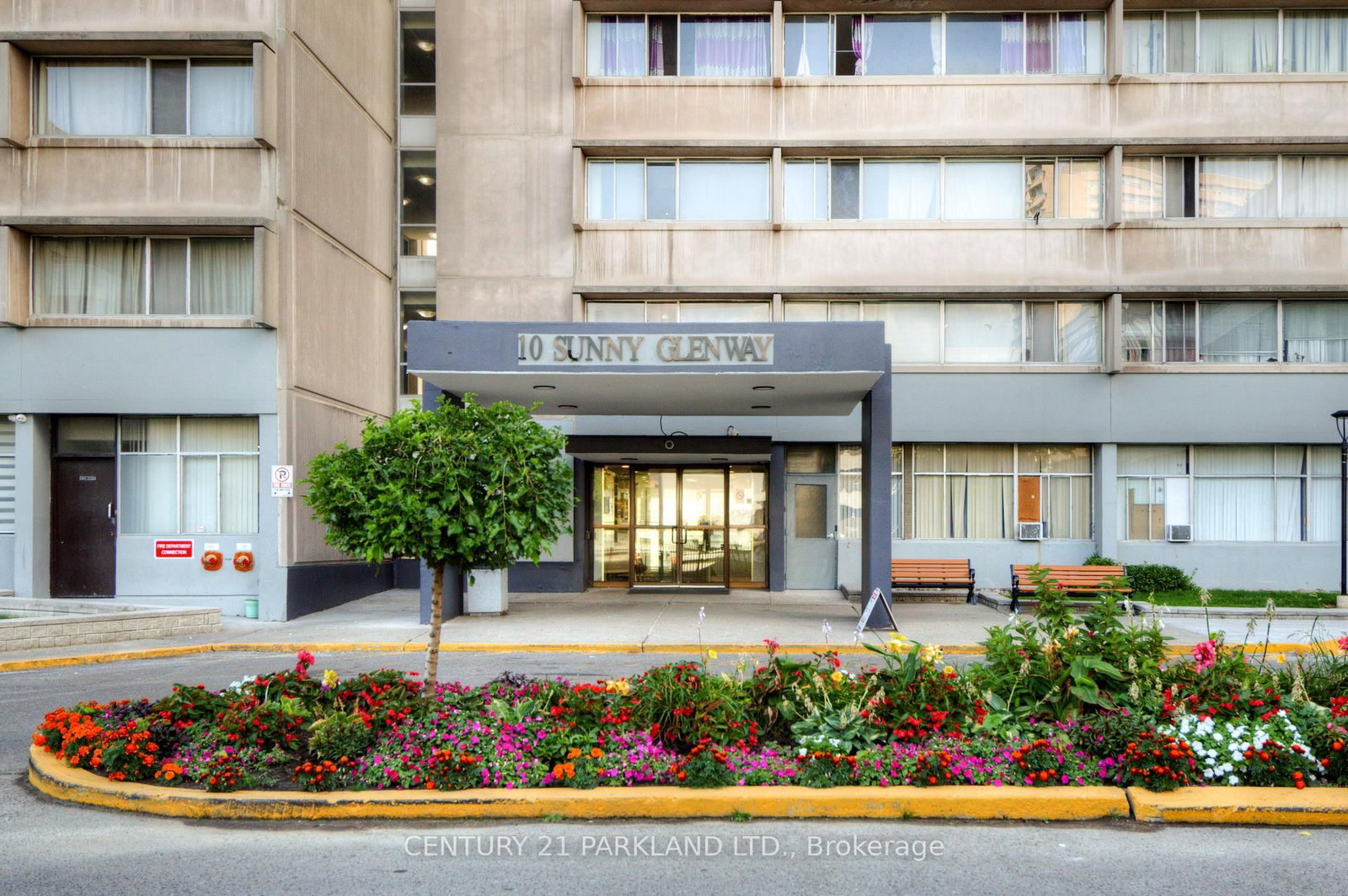 10 Sunny Glen Way, Unit 701