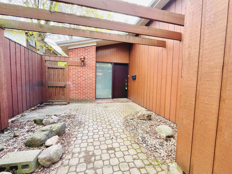 FRONT - 215 DUNVIEW Ave, Toronto, M2N 4H9 | Image 2