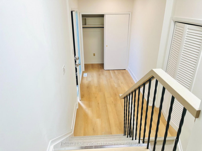 FRONT - 215 DUNVIEW Ave, Toronto, M2N 4H9 | Image 3
