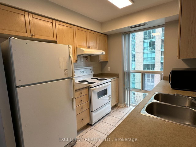 911 - 28 Olive Avenue