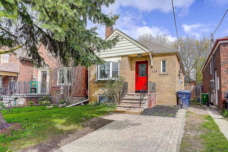 134 Gloucester Grve, Toronto, M6C 2B1 | Image 2