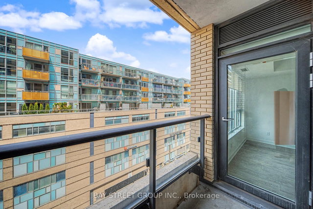 701 - 543 Richmond Street W