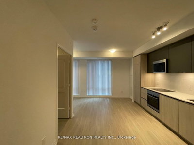 Unit 807 — 8 Widmer Street — photo 4