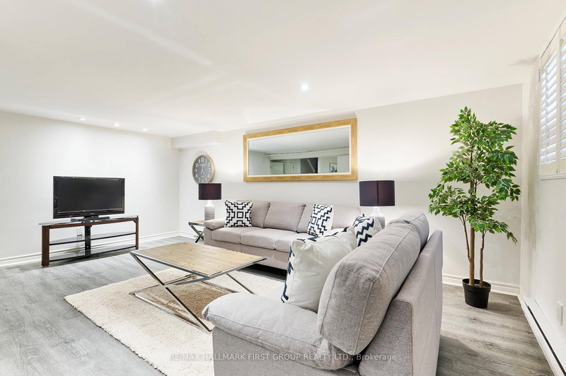 Lower - 207 Bayview Heights Dr, Toronto, M4G 2Z4 | Image 3