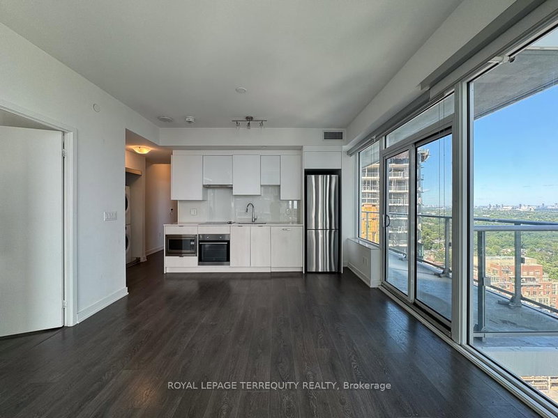 home for lease on 2904-99 Broadway Avenue